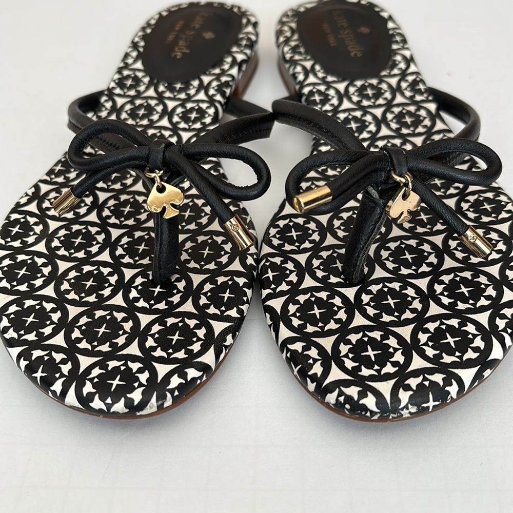 Kate Spade Mistic Bow Black/White Leather Thong Sandals in Size 7.5 - Picture 2 of 12